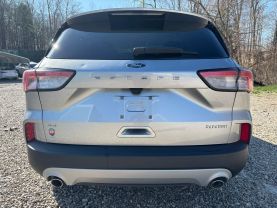 2021 FORD ESCAPE SUV 3-CYL, ECOBOOST, TURBO, 1.5 LITER SE SPORT UTILITY 4D at T&T Repairables - used car dealership in Spencer, Indiana.