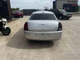 2005 CHRYSLER 300 SEDAN V6, HO, 3.5 LITER TOURING SEDAN 4D