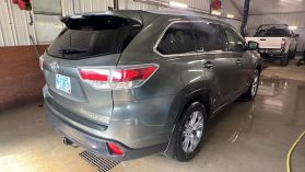 2015 Toyota Highlander - Image 6