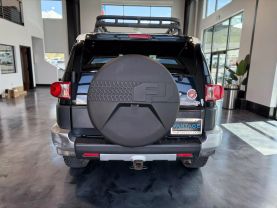 2011 TOYOTA FJ CRUISER SUV V6, 4.0 LITER SPORT UTILITY 2D