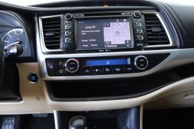 2015 Toyota Highlander - Image 8