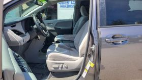 2015 Toyota Sienna Le Minivan 4d - Image 9