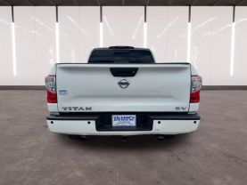 2017 NISSAN TITAN CREW CAB PICKUP V8, 5.6 LITER S PICKUP 4D 5 1/2 FT