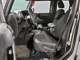 2017 Jeep Wrangler Unlimited - - Image 12