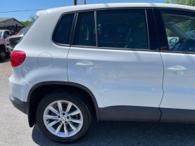 2014 Volkswagen Tiguan - Image 11