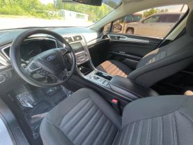 2019 Ford Fusion - Image 15