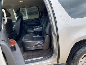 2009 CHEVROLET SUBURBAN 1500 SUV V8, FLEX FUEL, 5.3 LITER LT SPORT UTILITY 4D