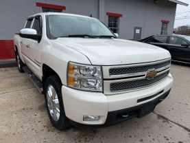 2012 CHEVROLET SILVERADO 1500 CREW CAB PICKUP V8, FLEX FUEL, 5.3 LITER LTZ PICKUP 4D 5 3/4 FT