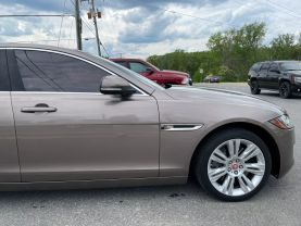 2017 Jaguar Xf - Image 12