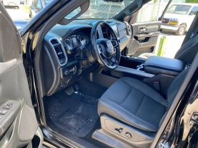 2019 RAM 1500 CREW CAB PICKUP V8, HEMI, 5.7 LITER BIG HORN PICKUP 4D 5 1/2 FT
