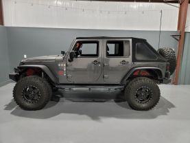 2017 Jeep Wrangler Unlimited - - Image 6