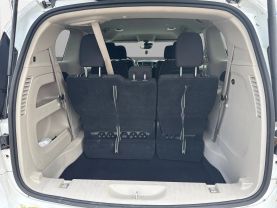 2023 CHRYSLER VOYAGER