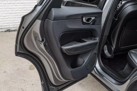 2019 VOLVO XC60 SUV 4-CYL, DRIVE-E, TURBO, 2.0 LITER T5 R-DESIGN SPORT UTILITY 4D