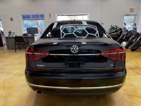 2017 VOLKSWAGEN PASSAT