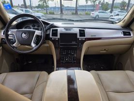 2011 CADILLAC ESCALADE SUV V8, HYBRID, 6.0 LITER HYBRID SPORT UTILITY 4D