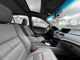 2010 Honda Accord - Image 14