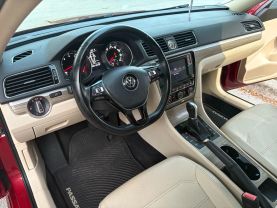 2016 VOLKSWAGEN PASSAT