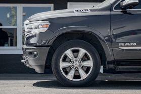 2019 RAM 1500 CREW CAB PICKUP V8, HEMI, 5.7 LITER LIMITED PICKUP 4D 5 1/2 FT