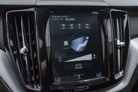 2019 VOLVO XC60 SUV 4-CYL, DRIVE-E, TURBO, 2.0 LITER T5 R-DESIGN SPORT UTILITY 4D