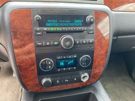 2009 CHEVROLET SUBURBAN 1500 SUV V8, FLEX FUEL, 5.3 LITER LT SPORT UTILITY 4D