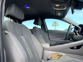 2022 Hyundai Elantra - Image 11