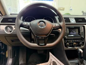 2017 VOLKSWAGEN PASSAT