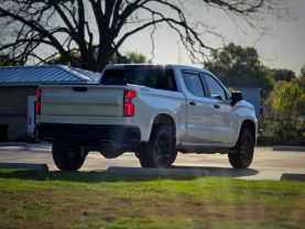 2022 CHEVROLET SILVERADO 1500 CREW CAB PICKUP V8, ECOTEC3, DFM, 5.3 LITER LT TRAIL BOSS PICKUP 4D 5 3/4 FT