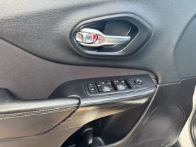 2015 JEEP CHEROKEE SUV 4-CYL, PZEV, 2.4 LITER LATITUDE SPORT UTILITY 4D