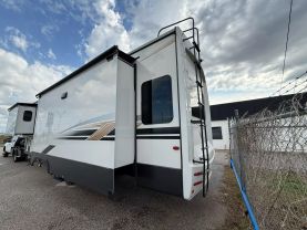 2022 CEDAR CREEK BY FOREST RIVER CHAMPAGNE EDITION FW RV & CAMPERS - 38EL