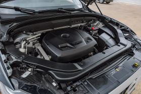 2019 VOLVO XC60 SUV 4-CYL, DRIVE-E, TURBO, 2.0 LITER T5 R-DESIGN SPORT UTILITY 4D