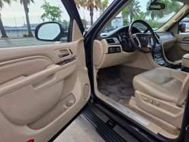 2011 CADILLAC ESCALADE SUV V8, HYBRID, 6.0 LITER HYBRID SPORT UTILITY 4D