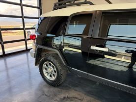 2011 TOYOTA FJ CRUISER SUV V6, 4.0 LITER SPORT UTILITY 2D