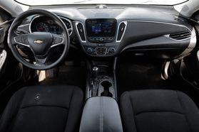 2020 Chevrolet Malibu - Image 17
