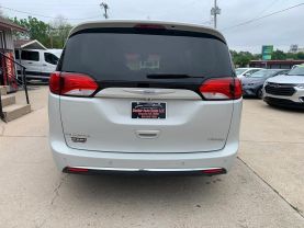 2017 CHRYSLER PACIFICA VAN V6, 3.6 LITER LIMITED MINIVAN 4D - Becker Auto Sales LLC in Emporia, KS