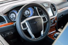 2014 Chrysler 300 - Image 17