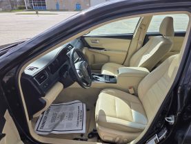 2016 Toyota Camry Hybrid - Image 11