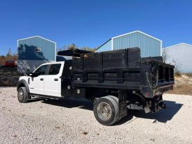 2018 FORD F550 SUPER DUTY CREW CAB & CHASSIS CAB_CHASSIS V8, TURBO DIESEL, 6.7 LITER XL CAB & CHASSIS 4D at T&T Repairables - used car dealership in Spencer, Indiana.