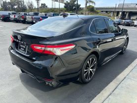 2020 TOYOTA CAMRY SE SEDAN 4D