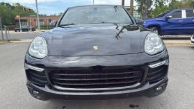 2017 PORSCHE CAYENNE