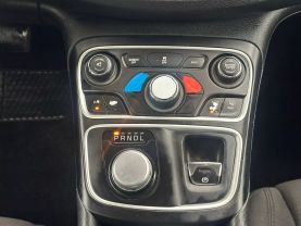 2016 CHRYSLER 200