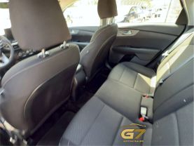 2021 Kia Forte - Image 12