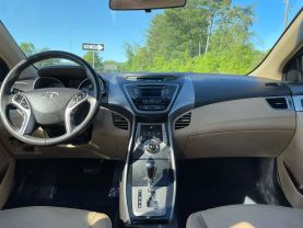 2013 Hyundai Elantra - Image 36
