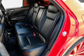 2014 Chrysler 300 - Image 39