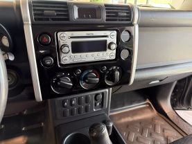 2011 TOYOTA FJ CRUISER SUV V6, 4.0 LITER SPORT UTILITY 2D