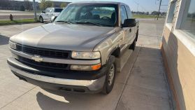 2002 CHEVROLET SILVERADO 1500 EXTENDED CAB PICKUP V8, 4.8 LITER SHORT BED
