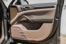 2013 Porsche Cayenne - Image 44