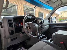 2017 Nissan Nv3500 Hd Cargosl Van 3d - Image 9