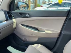 2017 HYUNDAI TUCSON SUV 4-CYL, 2.0 LITER SE PLUS SPORT UTILITY 4D