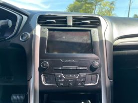 2019 Ford Fusion - Image 22