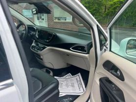 2022 CHRYSLER PACIFICA VAN V6, 3.6 LITER TOURING L VAN 4D